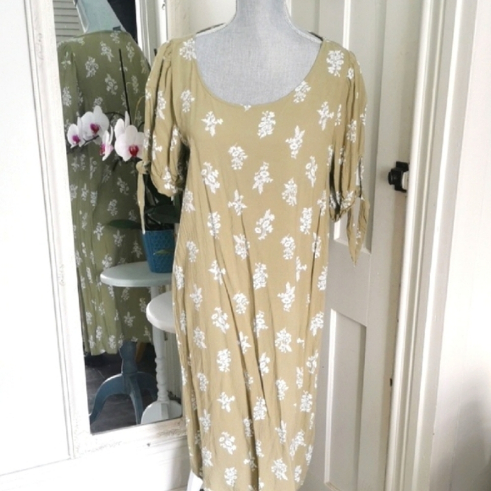 Classic Editions vintage floralDress in sage green. Cottagecore, size L. EUC